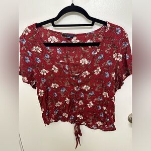 American Eagle Red Floral Lace Up Top, Size L